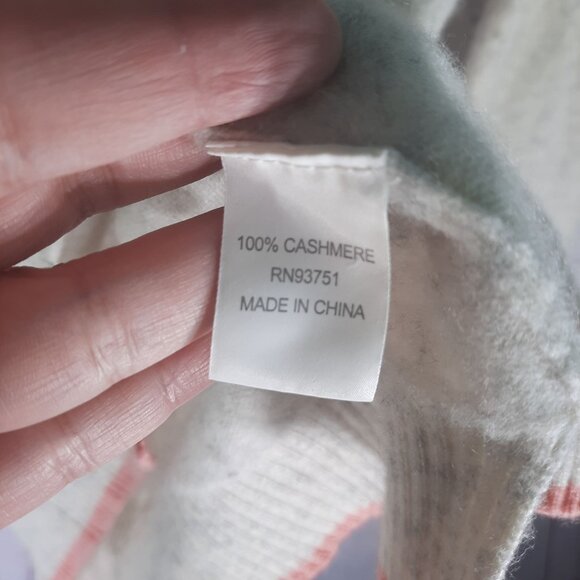 InCashmere Crew Neck Sunday Print 100% Cashmere Crew Neck - Picture 8 of 11